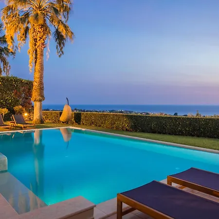 Villas Villa *