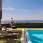 Villa Villas *