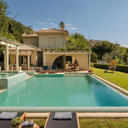 Villa Sarlata Svoronata