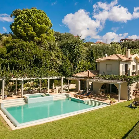 Sarlata Villa Svoronata